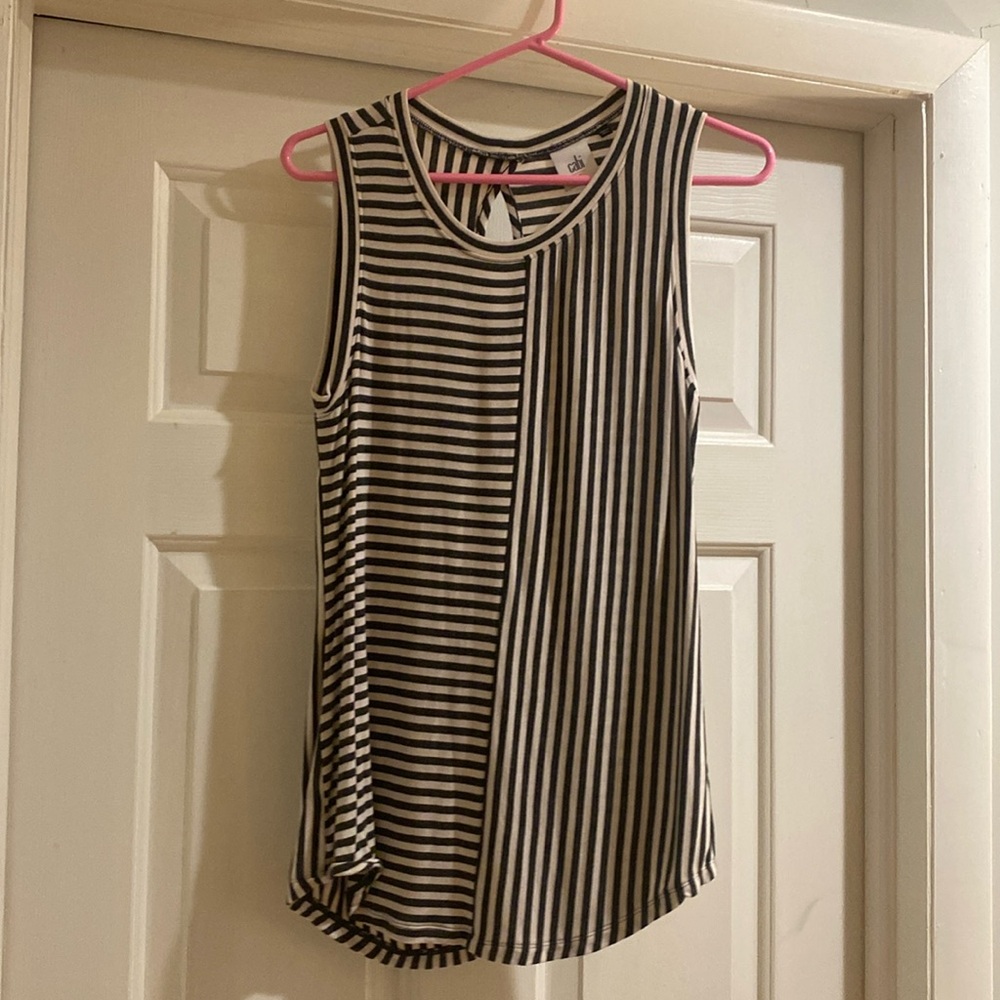 Women’s Sleeveless Shirt